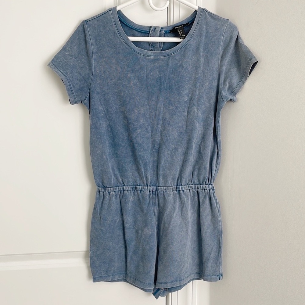 Forever 21 Short Sleeve Elastic Waist Romper Size Small